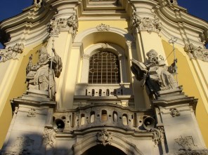교황 성 레오 3세와 알렉산드리아의 성 아타나시오_photo by Alex Zelenko_at the Cathedral of Saint George in Lviv_Ukraine.jpg